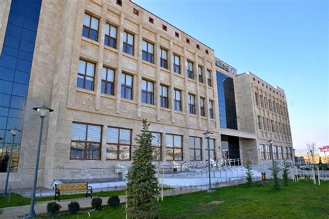 Çeşitli yöreleri dolaştıktan sonra kırşehir'e yerleşti. Kırşehir Ahi Evran Üniversitesi 27 Öğretim Üyesi Alımı ...