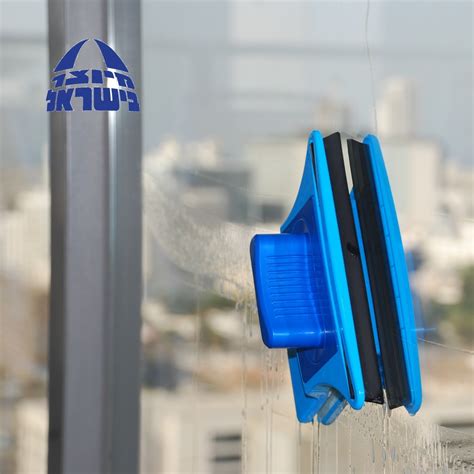מגב לחלון עם מוט טלסקופי וסחבה עשוייה מיקרופייבר. מנקה חלונות - מגב הפלא המקורי - מגב הפלא | ניקוי חלונות ...