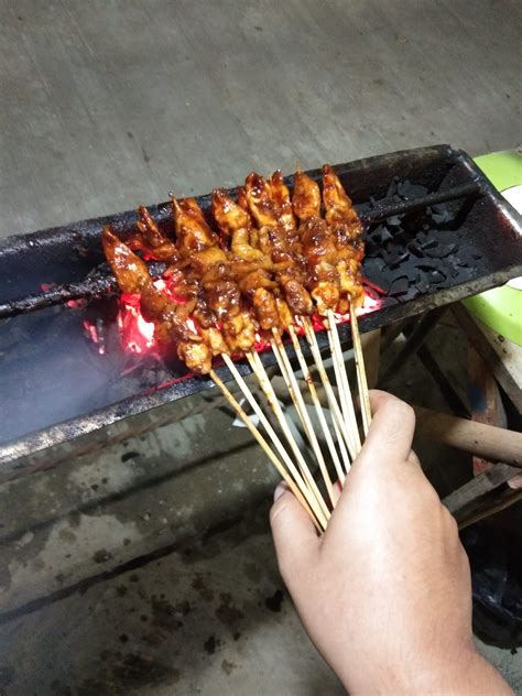 Selain itu juga berbagai menu makanan lainnya adalah bubur cianjur, cakue, martabak, pisang aroma, gorengan, dan masih banyak lagi. Sate ayam&kambing Madura - Home | Facebook