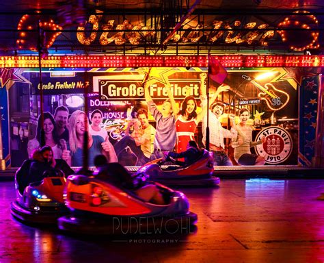 Its name dom the hamburg dom is a piece of hamburg history and at the same time a guarantee for play, fun, thrills. Hamburger Dom - hier geht es rund! - Frau Pudelwohl ...