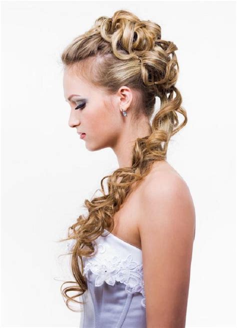 Curly Prom Hairstyles Beautiful Hairstyles