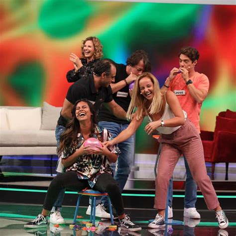 Rtp1 is the first television channel of rádio e televisão de portugal. Ver P'ra Crer arrasado por SIC e RTP1 em dia de estreia