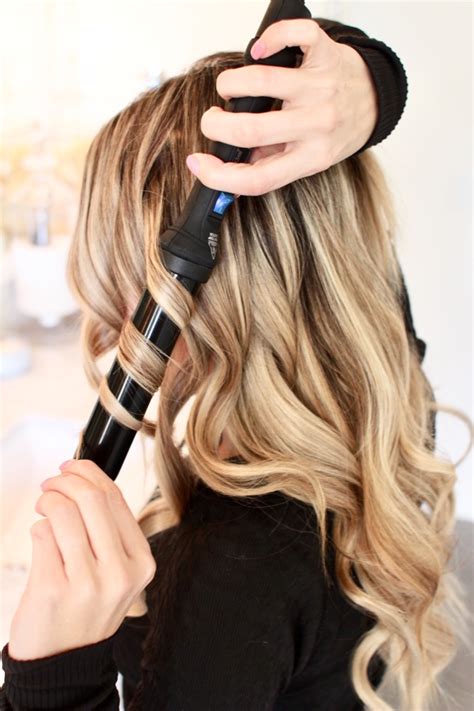 How To Curl Your Hair With A Wand Curls And Cashmere