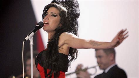 The Amy Winehouse Foundation To Open Women Only Rehab Centre Huffpost