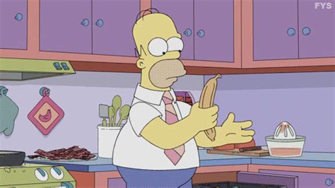 Dónde está mi hamburguesa 15 gifs de Homero disfrutando el placer de