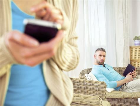 A Reddit User Caught His Wife Cheating And Live Blogged It