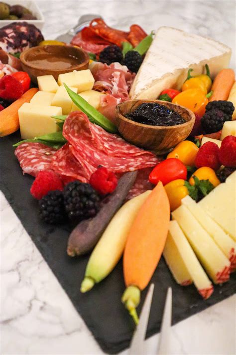 How To Make The Perfect Charcuterie Board Good Food Baddie