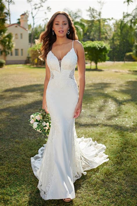 Stella York 7118 Sleek And Sexy Wedding Gown With Shaped Train Taffeta And Lace