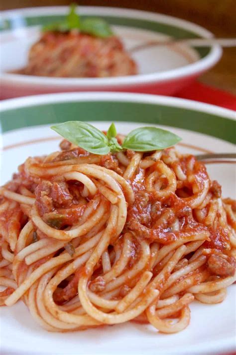 spaghetti sauce easy italian recipe with 6 ingredients christina s cucina