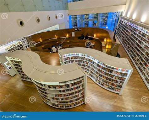 Library At Orchard Wave Bookshelves Singapore Editorial Photo Image