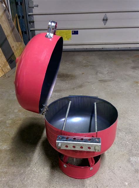 It should also have a pullout tray for easier changing of the gas tank and the side tables and metal shelves for more organized space. Helium Tank Grill … in 2019 | Gas bottle bbq, Diy grill ...