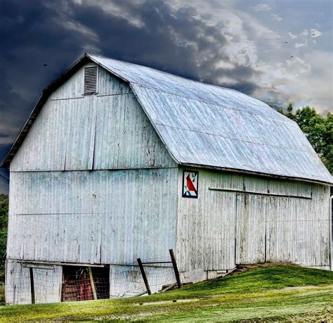 Pin By Glenda Grashoff On To Paint Old Barns Farm Buildings Old Houses