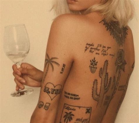 pin by fleuriscoeur on tattoos tattoos simplistic tattoos hand tattoos