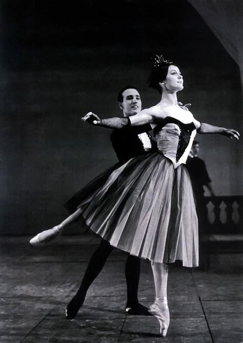 Carla Fracci In Balanchine S Bourrée Fantasque In 1961 Danza Storia Della Danza Roberto Bolle