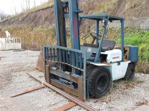 Komatsu Forklifts Fd40 45 Ton Pneumatic Tire 9000lb Diesel Forklift