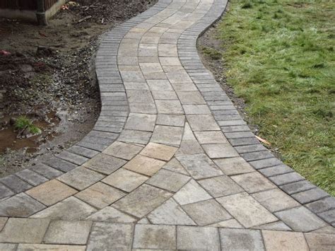 Pavers are available in a variety of sizes, shapes, and materials so you can create paver layout. How To Curve A Paver Walkway | MyCoffeepot.Org