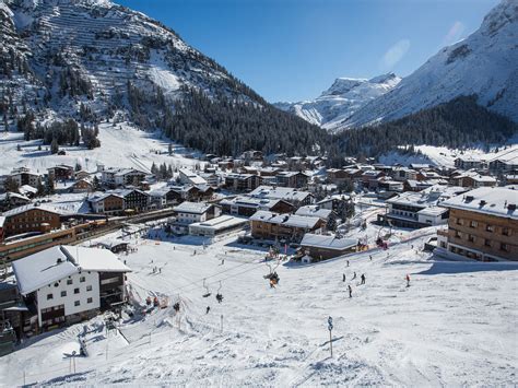 Definition of lech (entry 3 of 3). Vorarlberger Nobelskiort Lech lehnt neue Ferienwohnungen ...