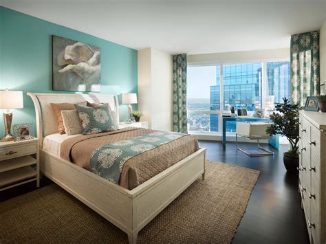 An accent wall can change the look and feel of a room. 2017 Apartment Bedroom Decor Tips And Ideas #16687 ...
