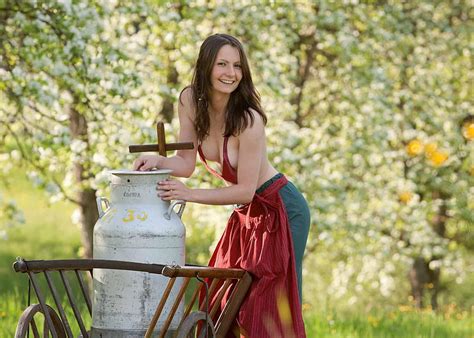 Cowgirl Delivering Milk Milk Canister Cowgirl Ranch Women Outdoors Hd Wallpaper Peakpx