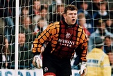 Rangers hero Andy Goram and Celtic legend Pat Bonner have fashion rival ...