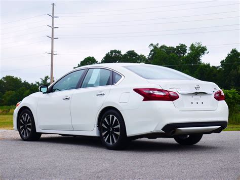 Pre Owned 2018 Nissan Altima 25 Sl Fwd 4d Sedan