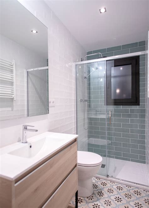 Así que ¿por qué no dejar que tu imaginación vuele libre y puedas convertir este espacio en un lugar lleno de estilo y. Reforma de baño baños de estilo moderno de grupo inventia ...