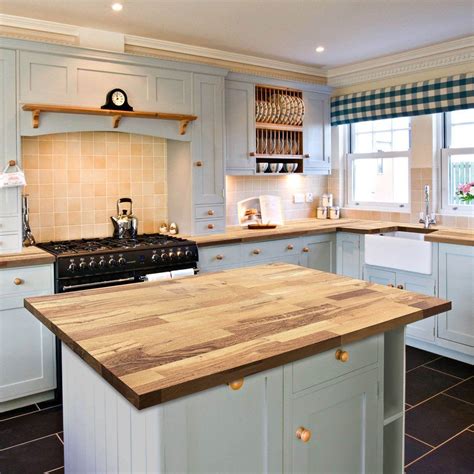 This Wood Worktop Has A Wonderful Farmhouse Oak Pattern With A Solid