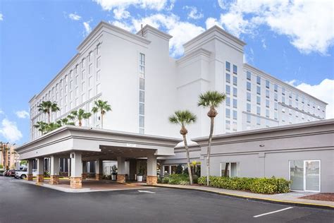 Holiday Inn And Suites Across From Universal Orlando An Ihg Hotel Desde