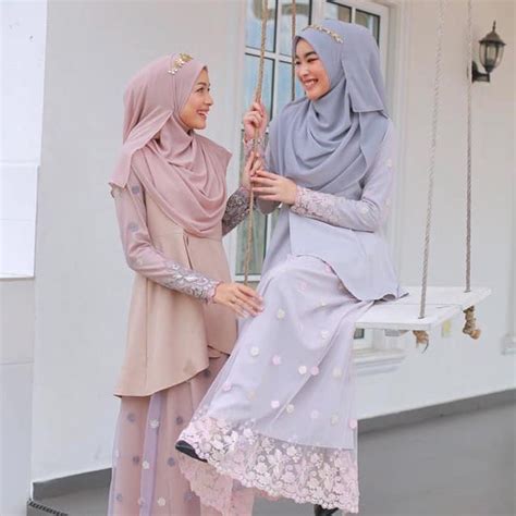 5.kemudian buka bahgian panjang sehingga menjadi satu laapisan 6.pinkan bukaan tadi ke bahu. DS Wardatul Baydha Hijab - Penang - Community | Facebook