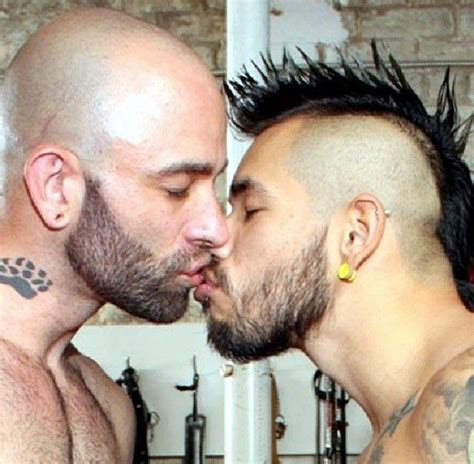 Draven Torres Right Men Kissing Ken Doll Males Bros Rough Pilot Che Guevara Gay Mens