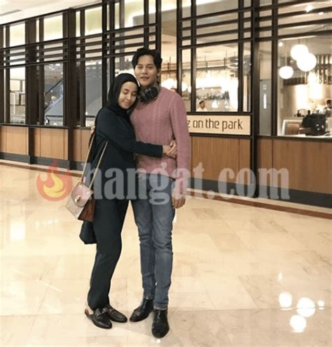 Nazim othman dan bella daly. Sedih! Nazim Othman Dan Bella Dally Sempat Bergambar ...