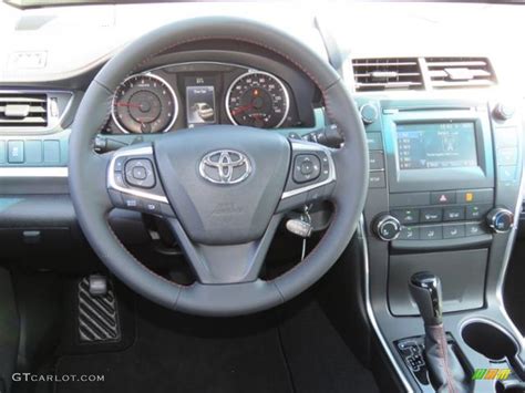 2017 Toyota Camry Se Dashboard Photos