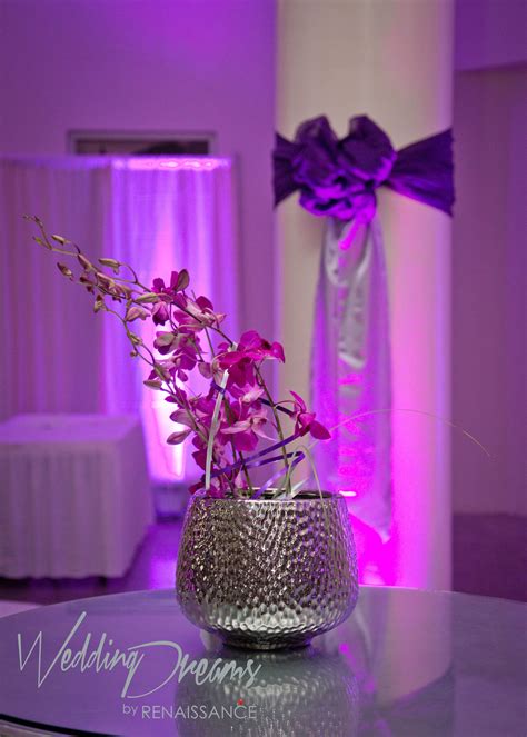 Discover brilliant table centerpiece ideas that will transform your dining room and make even the most casual dinner feel special. Cocktail Table Centrepiece | Cocktail table centerpieces ...