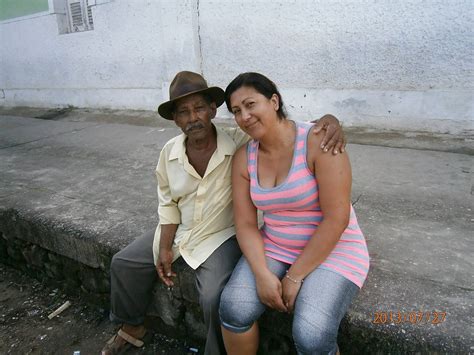 Casada Coroa Peituda Rabuda Praia Marido Corno