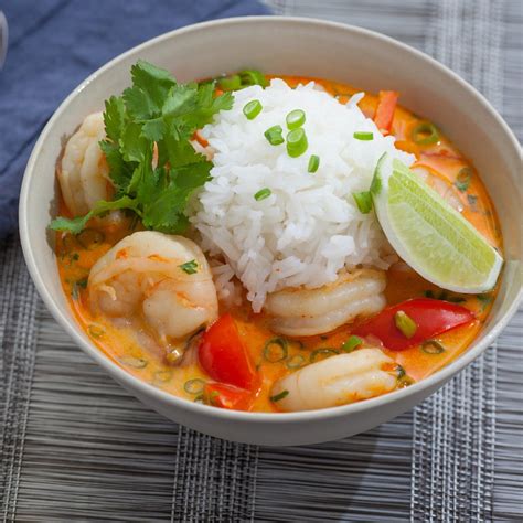 Recipe Thai Shrimp Soup With Coconut Lemongrass And Red Curry Blue Apron