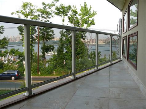 A neat modern balcony design. Choosing the Nice Balcony Design: Contemporary Balcony ...