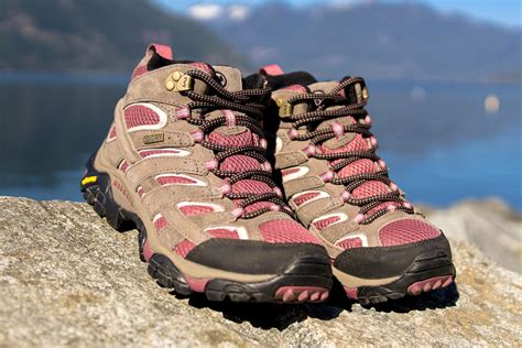 The 3 Best Hiking Boots Of 2022 Reviews By Wirecutter