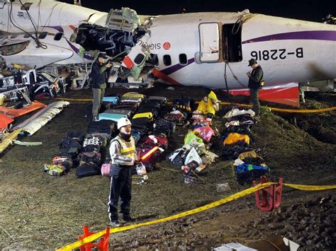 Death Toll Rises To 31 In Taiwan Crash The Boston Globe