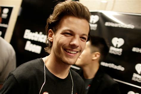 Official website for louis tomlinson. Louis Tomlinson Lashes Out on Twitter: 'I Am in Fact Straight'