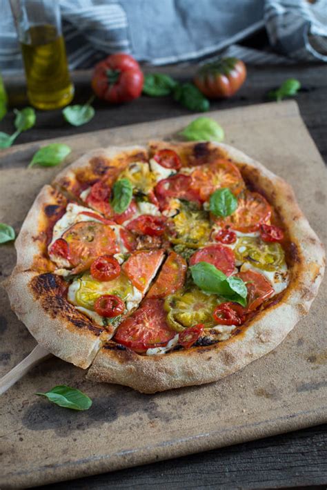 Impasto per pizza senza lievito. Pizza senza impasto con pomodori e pesto | NONDISOLOPANE