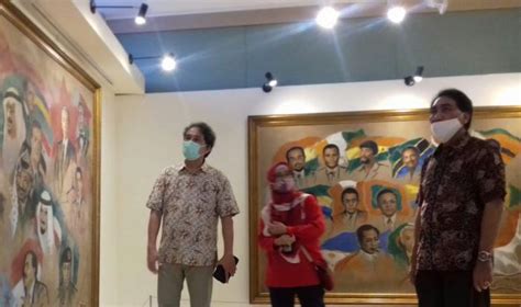 Hilmar farid, dirjen kebudayaan yang pro komunis. Dirjen Hilmar Farid: Melukis Mural Pendekatan Ekspresi ...