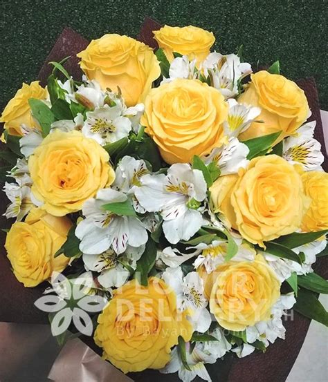 1 Dozen Imported Yellow Roses W Alstromeria