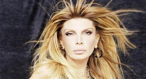 Anna bettozzi adlı kişilerin profillerini gör. Anna Bettz tra Scamarcio e Craig David - Libero Quotidiano