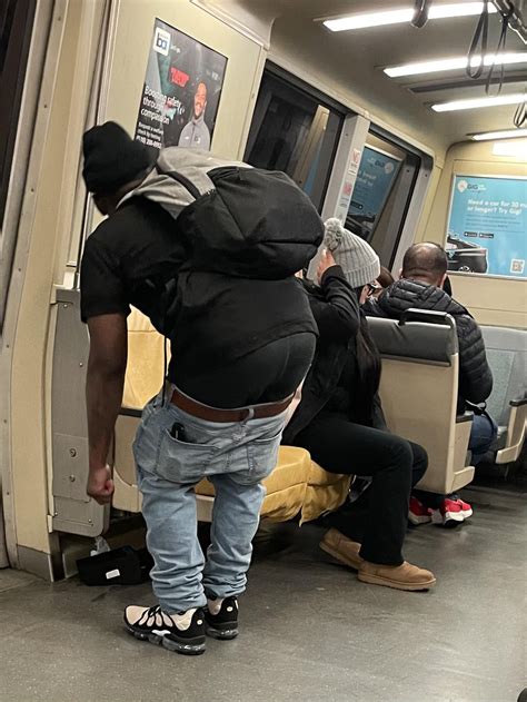 Whydo Adult And Teen Men Wear Their Pants With Ass Out 😵‍💫 R
