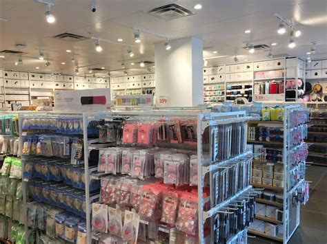 10 yuan variety store MINISO opens in Vancouver - urbanYVR