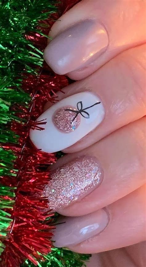 70 stylish christmas nails you should try in 2022 christmas nails easy christmas nails
