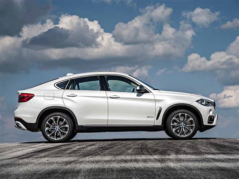 If you find the performance potential of the x6 most appealing, the jeep grand cherokee srt, land rover range rover sport and porsche. 2015 BMW X6 Photo Gallery