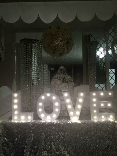 Love Light Up Sign Queensland Wow Weddings Wedding And Event Hire
