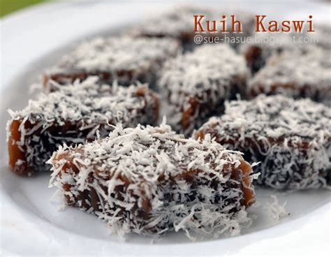 Dah larut, masukkan tepung gandum, tepung ubi, kicap dan air kapur. HaSue: I Love My Life: Resepi Kuih Kaswi Sago..sedap dan ...