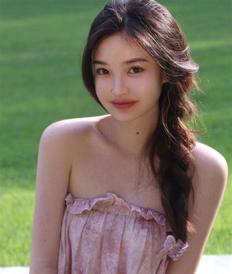 instagram girls attractive people face claims ulzzang girl girl face wang strapless dress